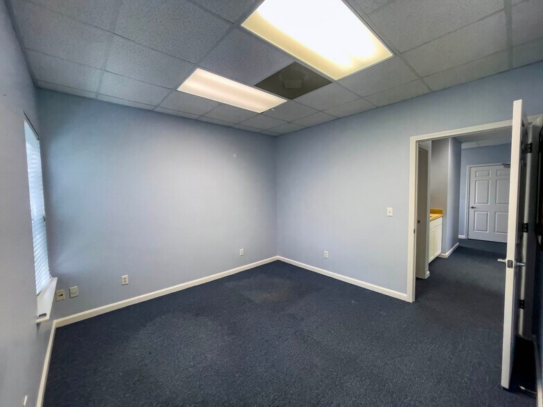More Photos Of 13119 Professional Dr, Jacksonville Medical For Lease