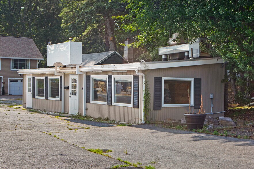 More Photos Of 165 Massachusetts Ave, Lunenburg Fast Food For Sale