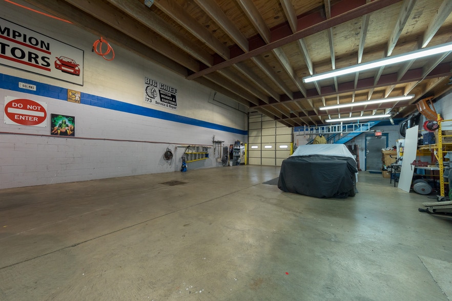 More Photos Of 824 E 222nd St, Euclid Warehouse For Sale