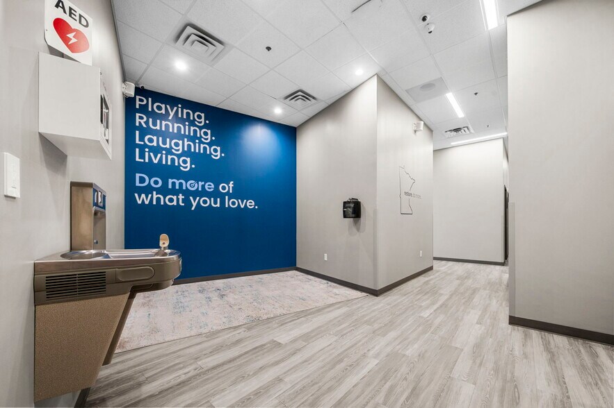 More Photos Of 1700 Plymouth Rd, Minnetonka Apartments For Lease