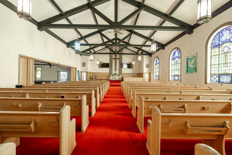 More Photos Of 856 S Green St, Wichita Religious Facility For Sale