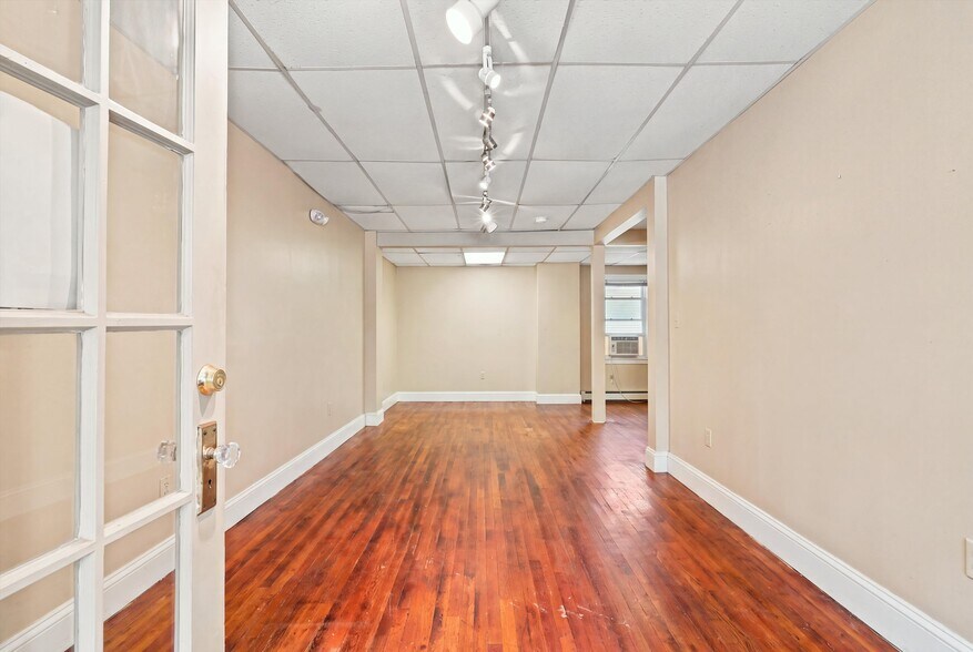 More Photos Of 33-37 S Main St, Ipswich Storefront Retail Residential For Sale