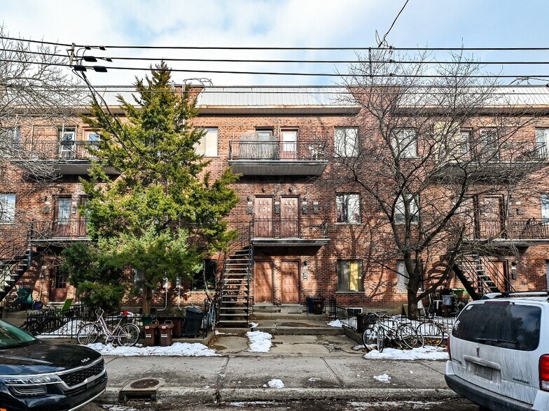 Primary Photo Of 5937-5947 Av De L'esplanade, Montréal Apartments For Sale