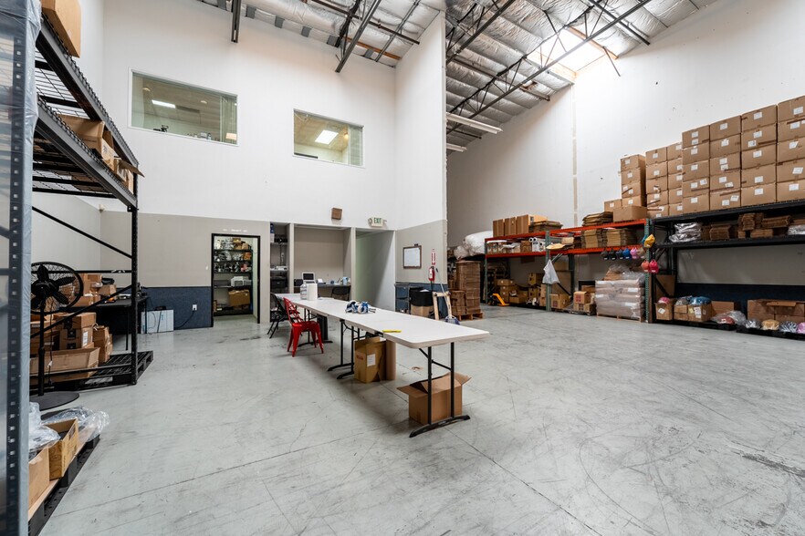More Photos Of 2575 Fortune Way, Vista Warehouse For Lease