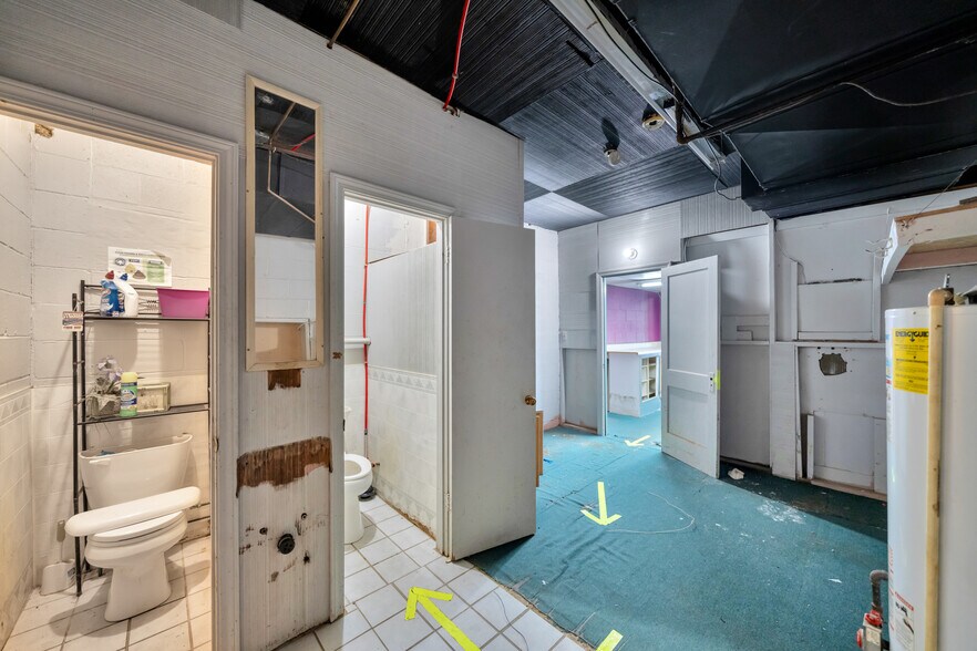 More Photos Of 10509 Dixie Hwy, Louisville Freestanding For Lease