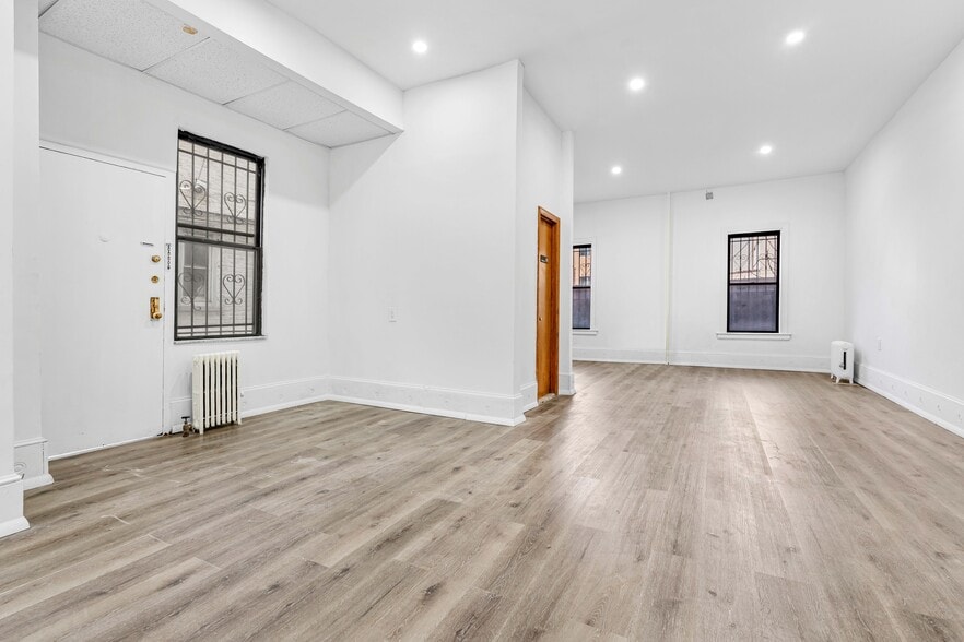 More Photos Of 2352 31st St, Astoria Apartments For Lease