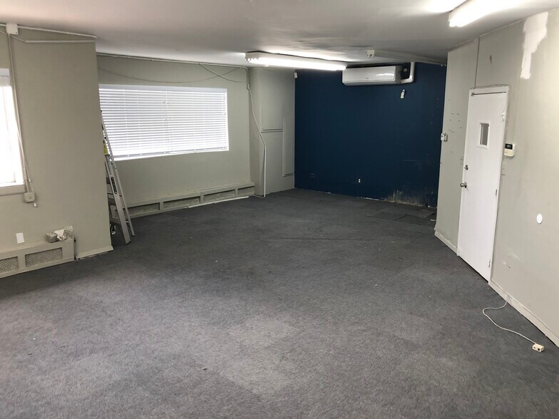 More Photos Of 369 Peninsula Blvd, Hempstead Storefront Retail Office For Lease