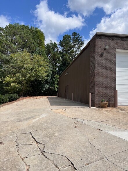 More Photos Of 360 Sharon Industrial Way, Suwanee Flex For Lease