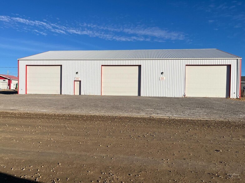 More Photos Of 42 10th St, Weyburn Industrial For Lease