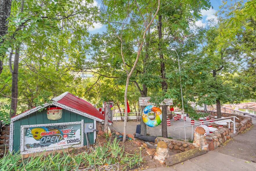 More Photos Of 140 E Lake Dr, Medicine Park Restaurant For Sale