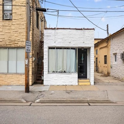 More Photos Of 107-121 N Douglas St, Appleton Storefront Retail Office For Sale