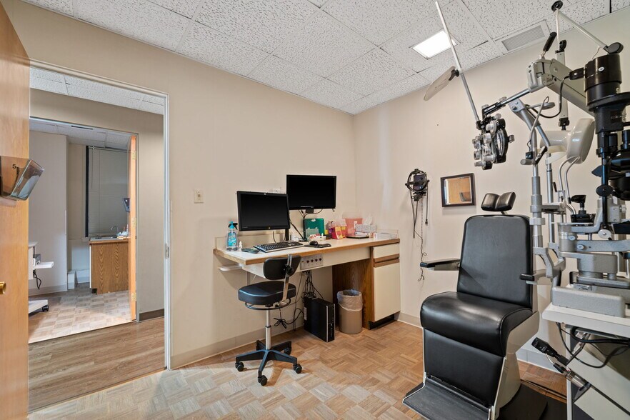More Photos Of 50 E Washington St, Chicago Office For Sale