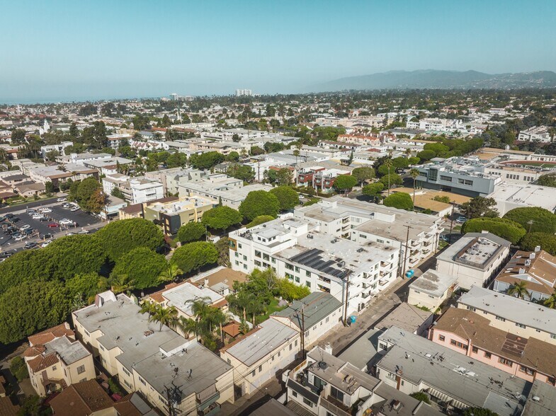 More Photos Of 1115 14th St, Santa Monica Apartments For Sale