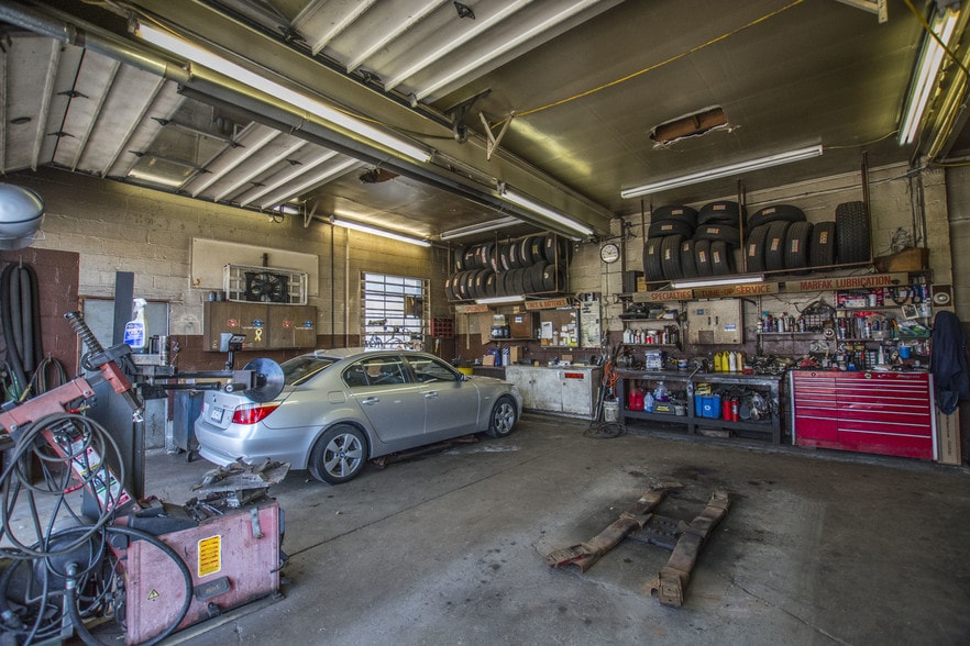 More Photos Of 252 Kenmore Ave, Buffalo Auto Repair For Sale