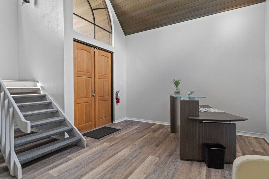 More Photos Of 315 Howell Ave, Brooksville Loft Creative Space For Sale