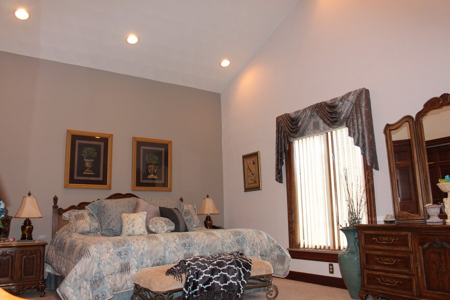 More Photos Of 725 Main St, Wintersville Restaurant For Sale