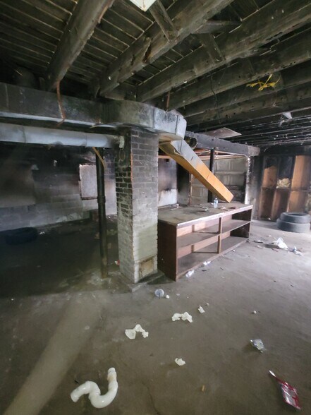 More Photos Of 1823 W 8th St, Muncie Multifamily For Sale