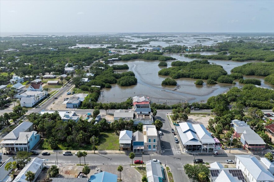 More Photos Of 509 2nd St, Cedar Key Medical For Sale