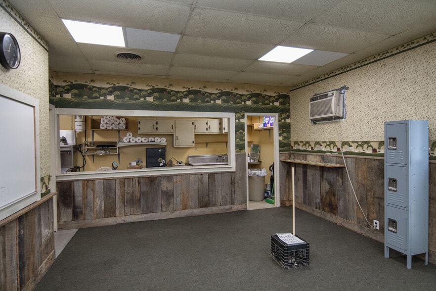 More Photos Of 1931 Alta Dr, Alderson General Retail For Sale