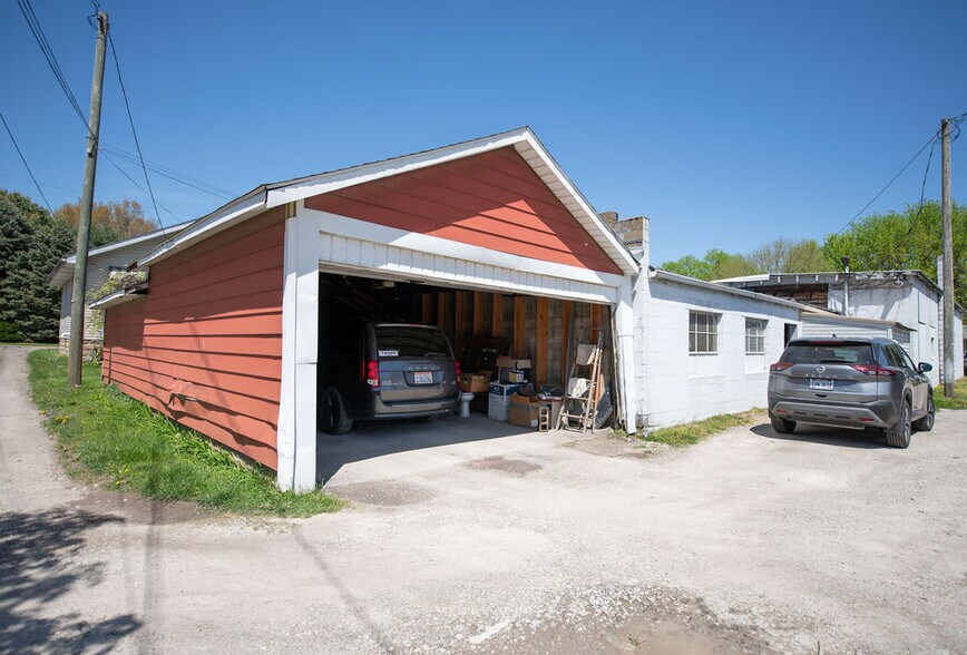 More Photos Of 1128 N Main St, Uhrichsville Manufacturing For Sale