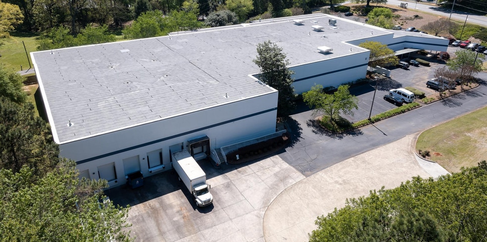 More Photos Of 1480 Bells Ferry Rd, Marietta Warehouse For Lease