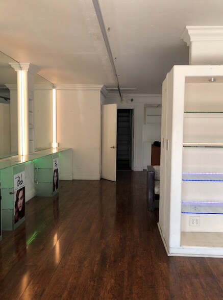 More Photos Of 7760 Fay Ave, La Jolla Storefront For Lease