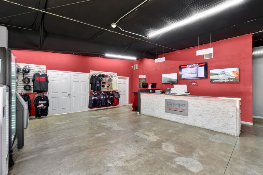 More Photos Of 5821 Pit Rd, Bushnell Flex For Sale