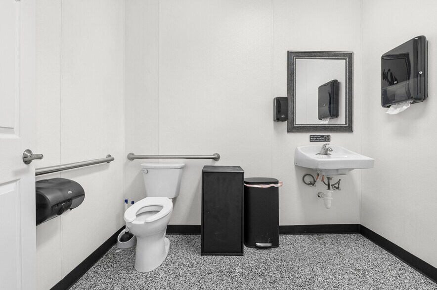 More Photos Of 213 E Market St, Troy Office For Sale