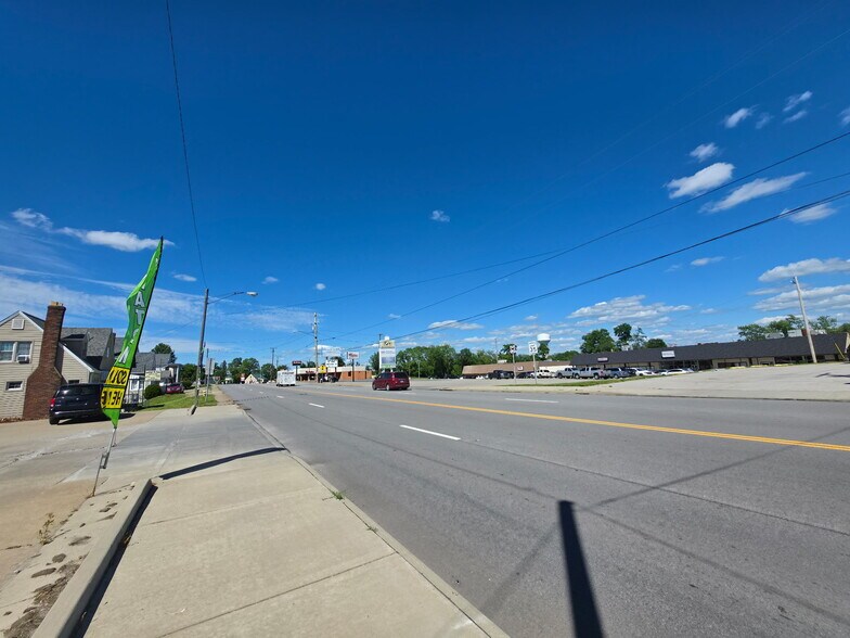 More Photos Of 4317 Sunset Blvd, Steubenville Convenience Store For Lease
