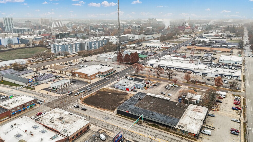 More Photos Of 401 S Neil St, Champaign Land For Lease