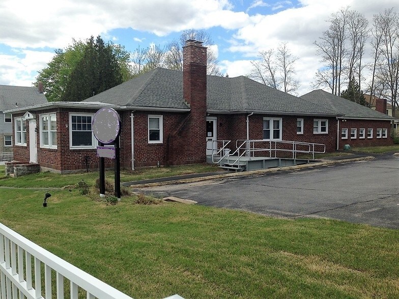 More Photos Of 83 Boston Post Rd, Waterford Office For Sale