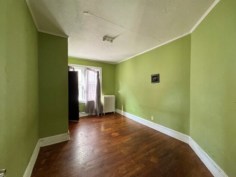 More Photos Of 102 Rowe Ave, Hartford Apartments For Sale