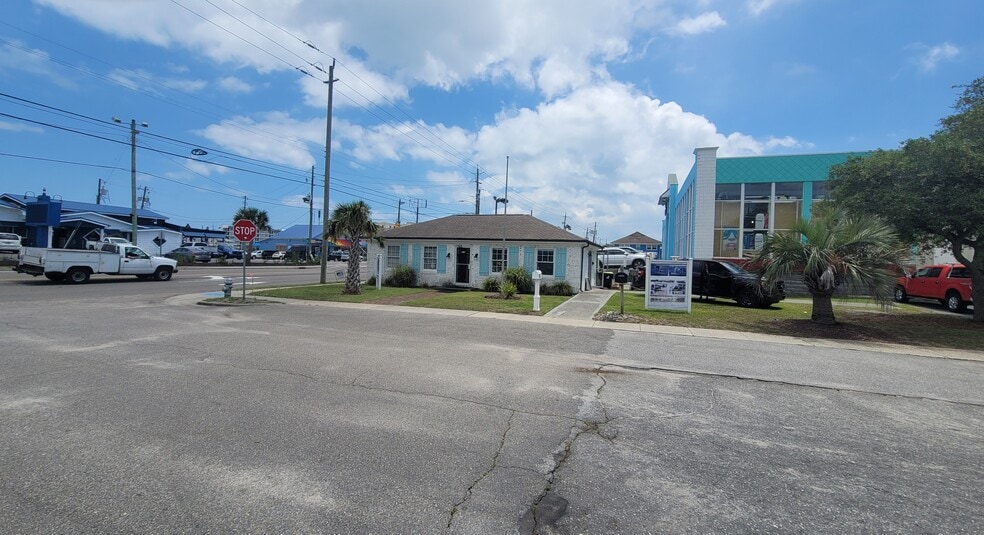 More Photos Of 201-203 Lumberton Ave, Carolina Beach Freestanding For Lease