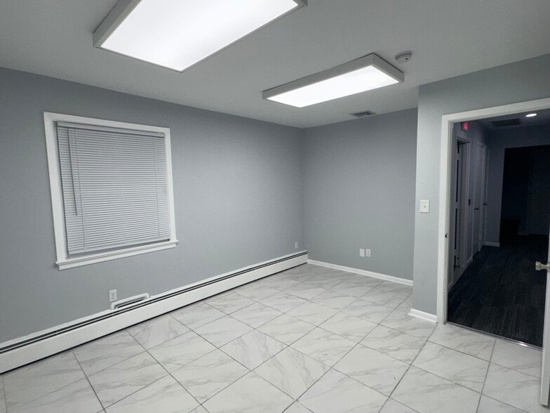 More Photos Of 199 Main St, Woodbridge Loft Creative Space For Lease