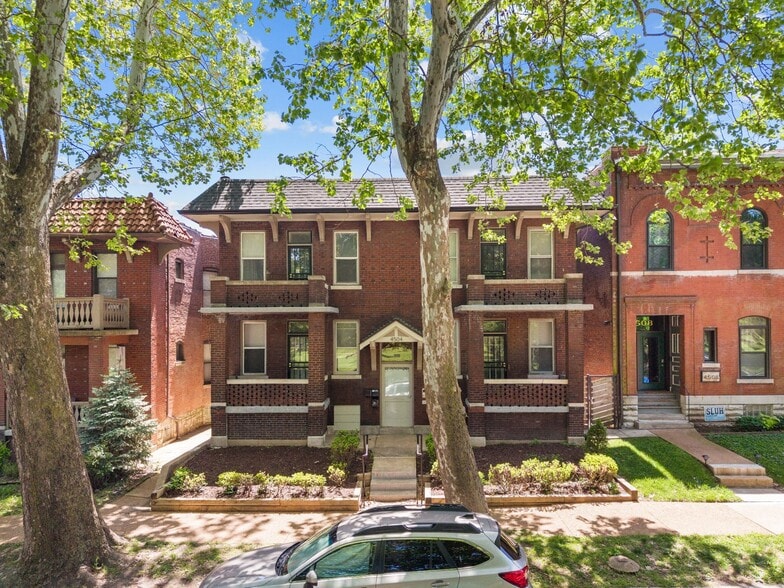 Primary Photo Of 4504 Arsenal St, Saint Louis Multifamily For Sale