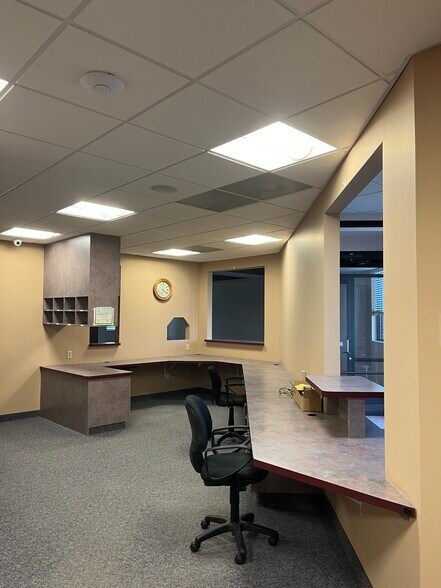 More Photos Of 405 Kays Dr, Normal Medical For Sale