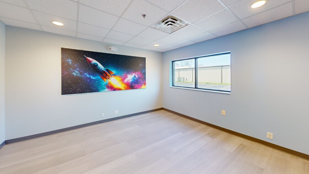 More Photos Of 1920 McKinley Ave, Mishawaka Office For Sale