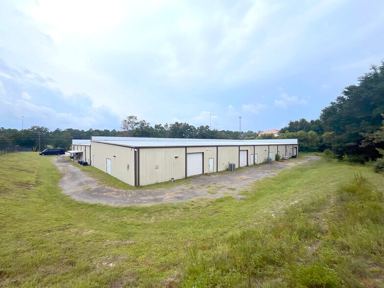 More Photos Of 301 Commerce Blvd, Midway Storefront Retail Office For Lease