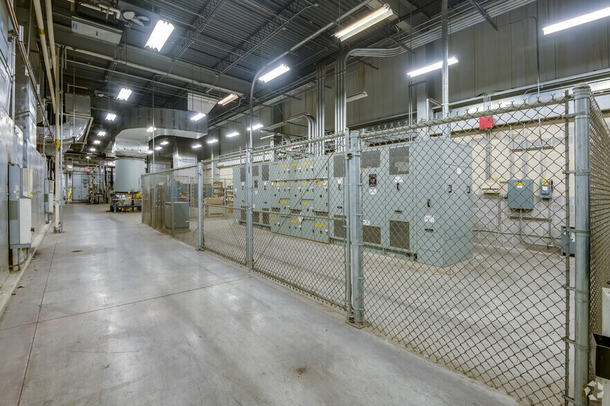 More Photos Of 4101 W Burnham St, West Milwaukee Manufacturing For Sale