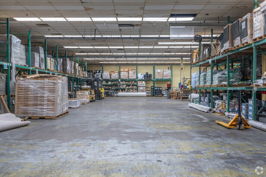 More Photos Of 2001 N Chamberlain Ave, Chattanooga Light Manufacturing For Sale