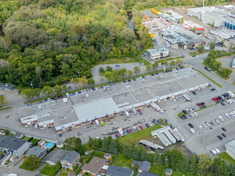 More Photos Of 3023 Boul Wilfrid-Hamel, Québec Light Distribution For Lease