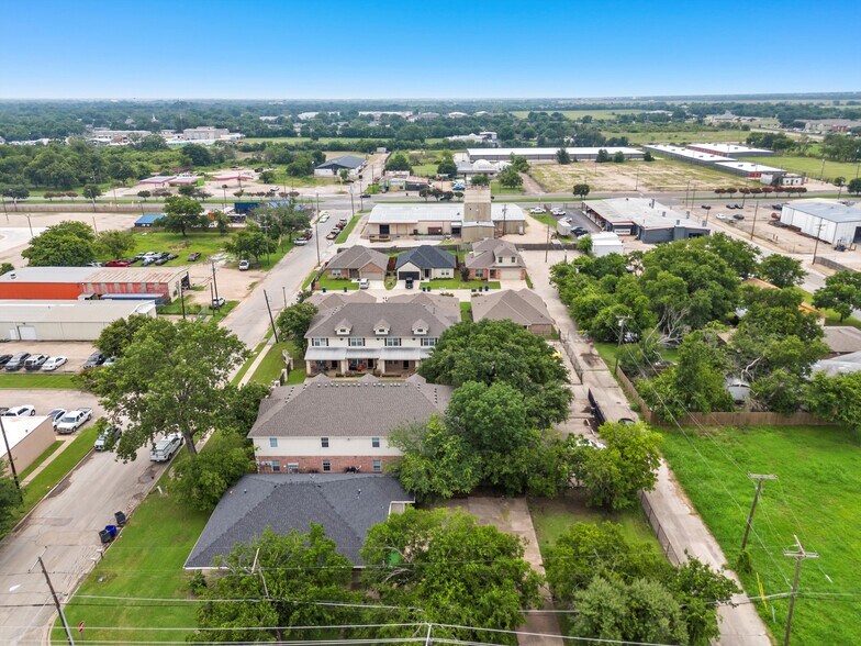 More Photos Of 2007 S 15th St, Waco Multifamily For Sale