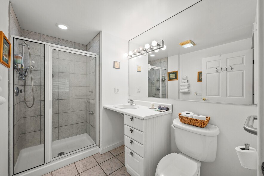 More Photos Of 231 E Buffalo St, New Buffalo Hotel For Sale