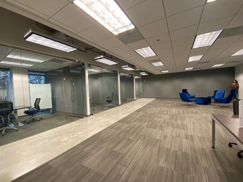 More Photos Of 200 Ashford Ctr N, Atlanta Office For Lease