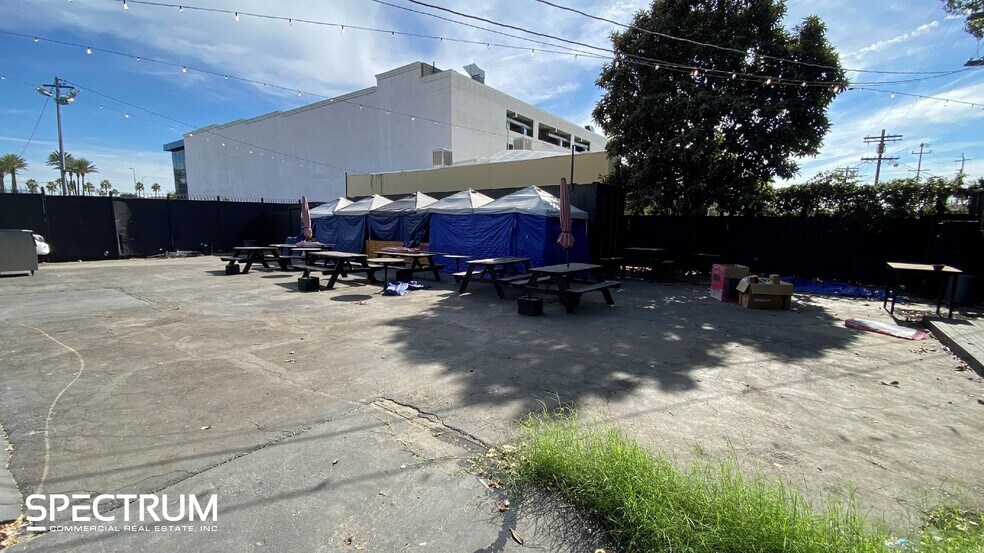 More Photos Of 14532 Blythe St, Van Nuys Manufacturing For Lease