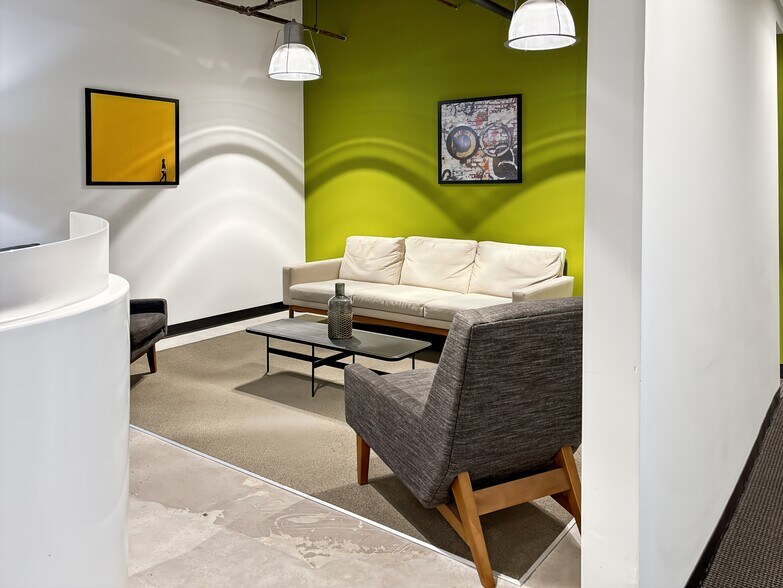 More Photos Of 2875 NE 191st St, Aventura Coworking Space