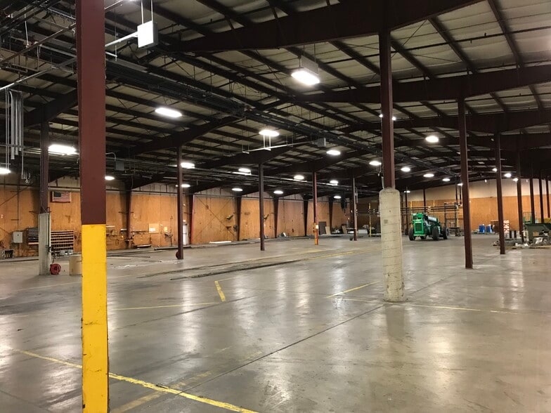 More Photos Of 1250 Taylor, Springfield Distribution For Sale