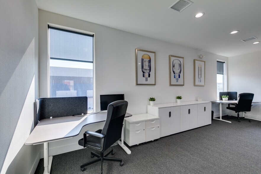 More Photos Of 7318 W Post Rd, Las Vegas Loft Creative Space For Sale