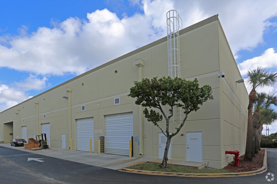 More Photos Of 1100 SW 10th St, Delray Beach Warehouse For Lease