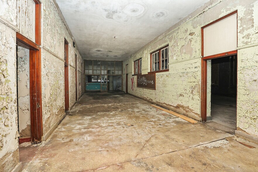 More Photos Of 4224 Fair Ave, Saint Louis Flex For Sale